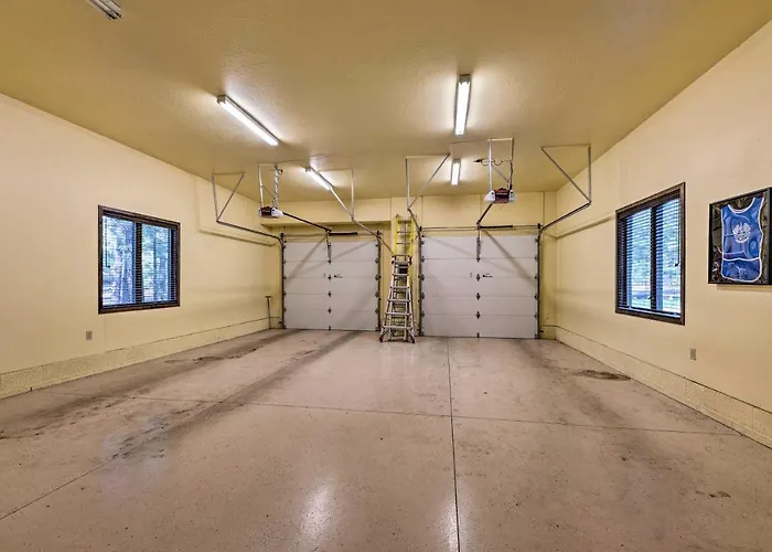 Centrally Located: Lavish Pinetop Paradise! * Indian Pine