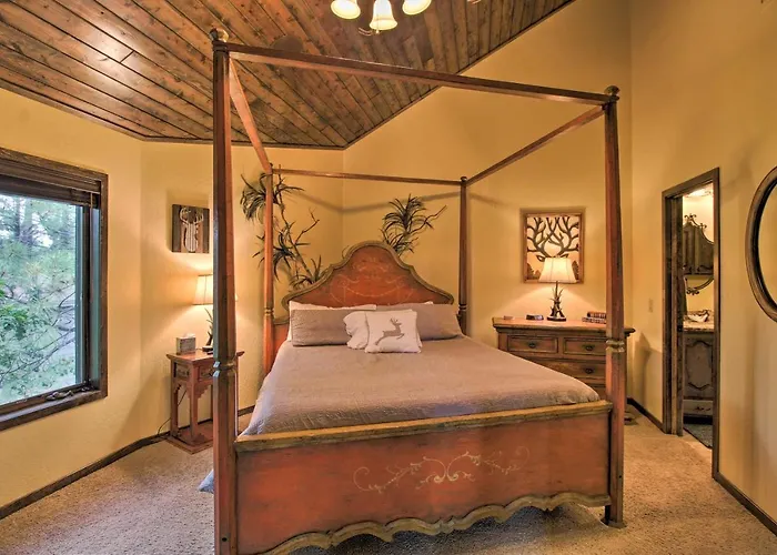 Holiday home Centrally Located: Lavish Pinetop Paradise! *