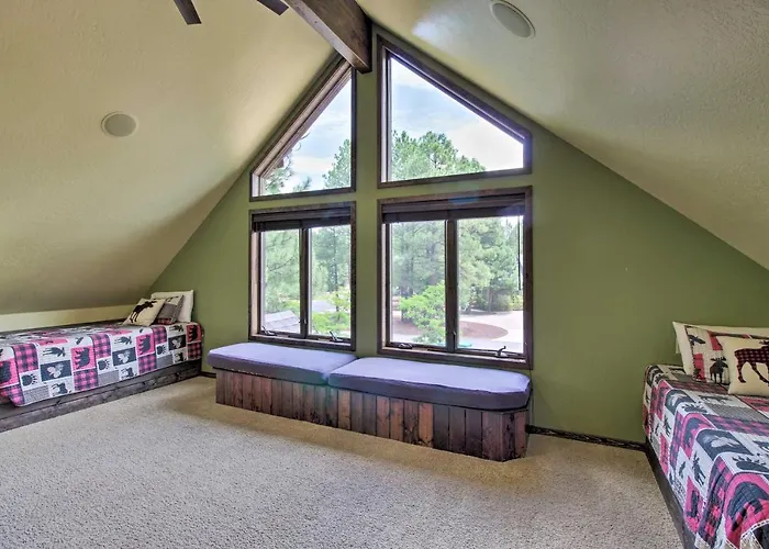 Holiday home Centrally Located: Lavish Pinetop Paradise! *