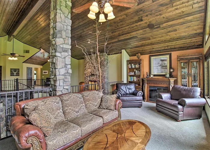 Holiday home Centrally Located: Lavish Pinetop Paradise!